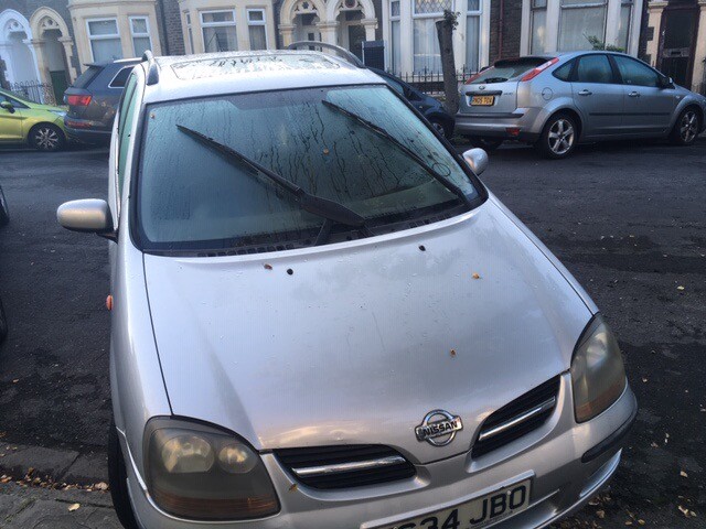 Nissan almera tino 2001
