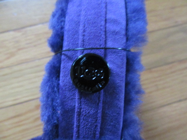 UGG AUSTRALIA PURPLE SHEARLING EARMUFFS LARGE UGG BUTTON, NWT, ONE SIZE