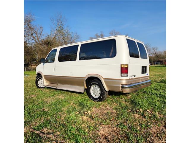 Owner Ford Econoline E150 Club Wagon wheelchair handicap van 82,000 Miles  Automatic