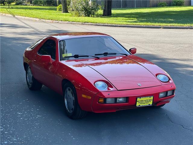 Owner 1982 Porsche 928  Red 8 Cylinder Engine Manual 118,610 Miles