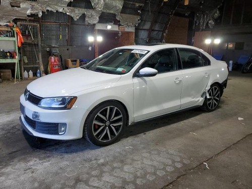 Used Driving Light fits: 2014 Volkswagen Jetta gli Fog-Driving Grade A