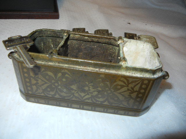 ANTIQUE 19th C BRONZE BETEL NUT COFFIN BOX DUTCH EAST INDIES INDONESIA MALAYSIA