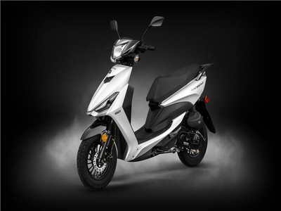 White Scootstar Racestar 50 Call Now!