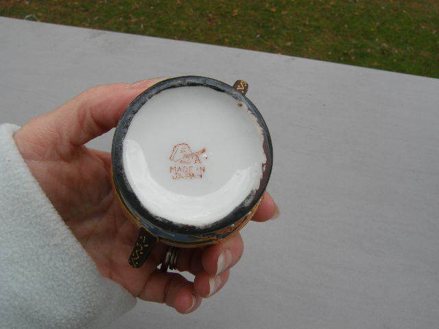 Vintage Japanese Satsuma Moriage Woman Small lidded jar sugar jar