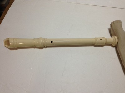 YAMAHA SOPRANO/DESCANT RECORDER YRS-24B WITH BAG