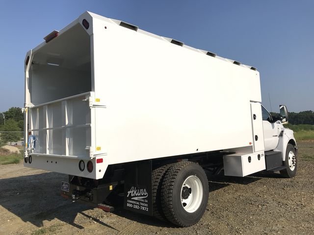 2018 Ford F750 w/16ft Chipper box