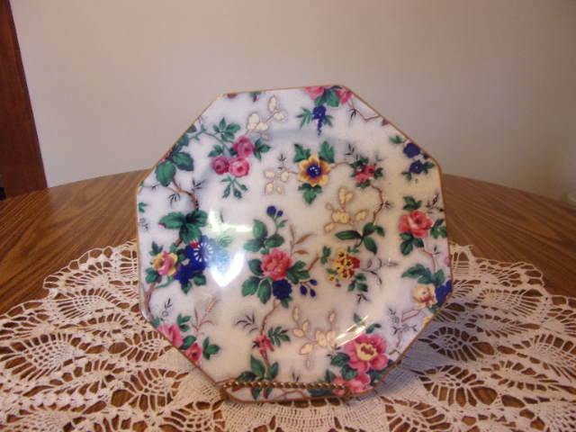 CROWN DUCAL WARE ENGLAND CHINTZ PLATE