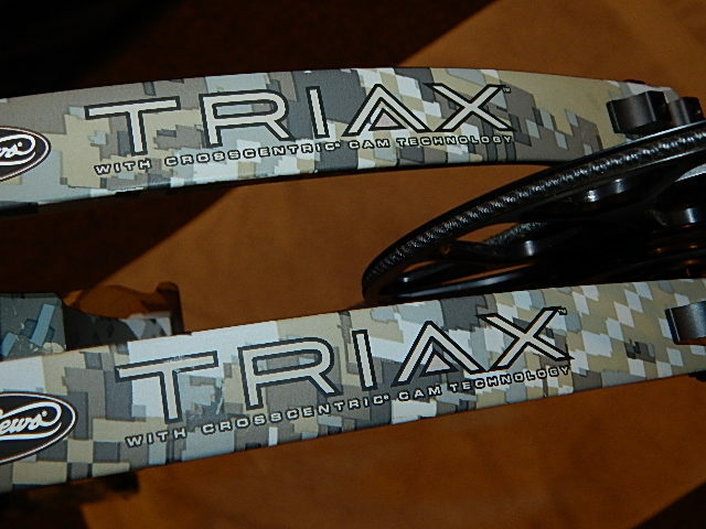 Mathews Triax Bow RH 60-70 Draw Weight 28