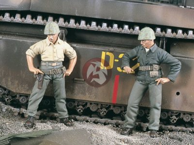 Verlinden 1/35 Checking Out USMC Marines Inspecting Pacific War 2 Figures 1871