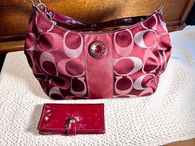 Coach Signature Metalic BURGANDY Stripe Hobo Handbag H1280