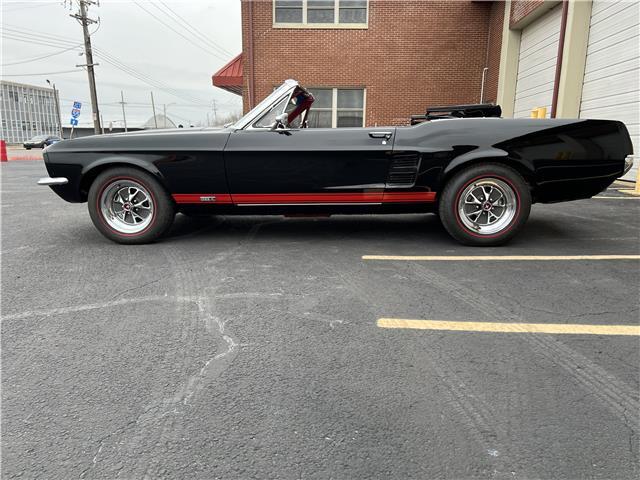 Owner 1967 Ford Mustang GtA convertible Raven Black fully loaded