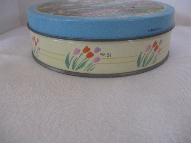 1989 Olive Can Spring Tin ~ **Gift Idea