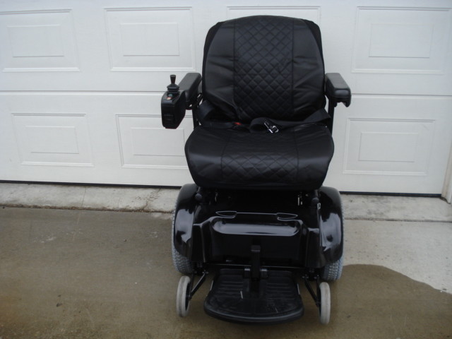 Jazzy 1100 Power Chair, 20