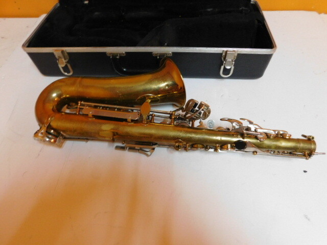 Vintage Selmer Bundy II Saxophone With Hard Case NEEDS REPAIRS