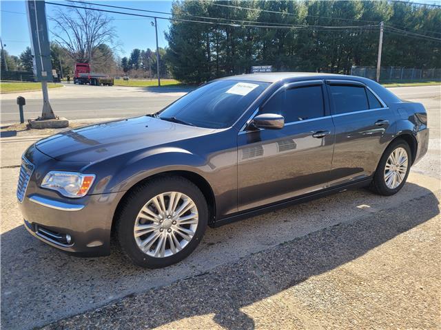 Owner 2013 Chrysler 300 AWD Salvage Rebuildable Repairable Damaged Project Wrecked