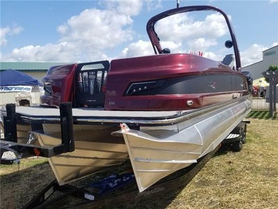2018 MANITOU LEGACY 27 SRS LT ARCH TWI BLACK 0 GARNET RED MERCURY RACING 400