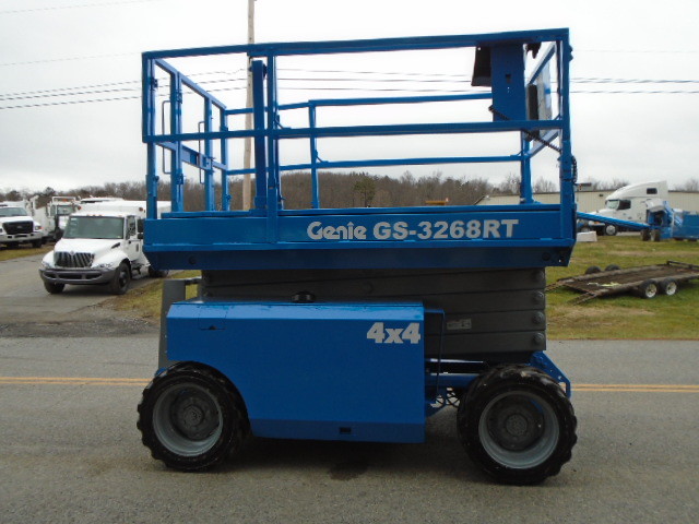 2008 GENIE GS-3268RT 4X4 ROUGH TERRAIN SCISSOR LIFT