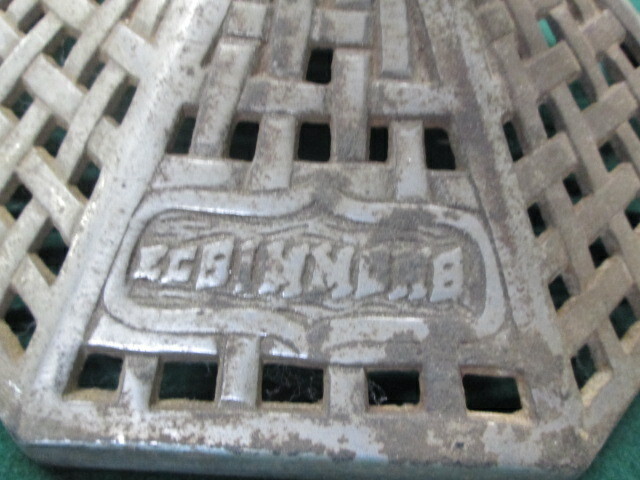 E.C. Simmons Stove Top Mantle Piece Trophy Old Pot Belly Stove Part