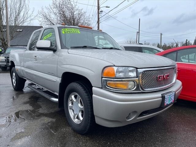 Owner Silver GMC Sierra 1500 with 171,293 Miles available now!