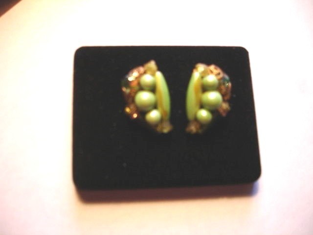Vintage Lime Green & Crystals LUCITE Clip On Earrings      #E25