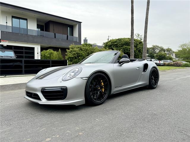 Owner 2017 Porsche 911, Pewter with 13,456 Miles available now!