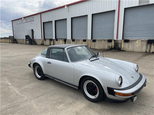 1977 Porsche 911  81707 Miles    Manual