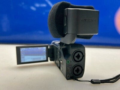 Zoom Q8 HD Video Recorder - SD Card Not Included - No accessories