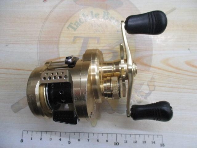 Shimano's 15 CALCUTTA CONQUEST 100HG Baitcast Reel Right