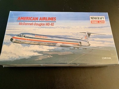 Minicraft Model McDonnell-Douglas MD-82 American Airlines 1/144 “New”