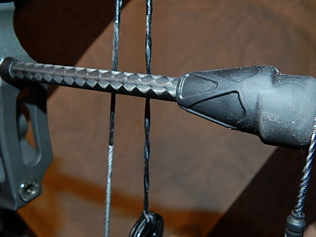 Mathews Triax Bow RH 60-70 Draw Weight 29.5