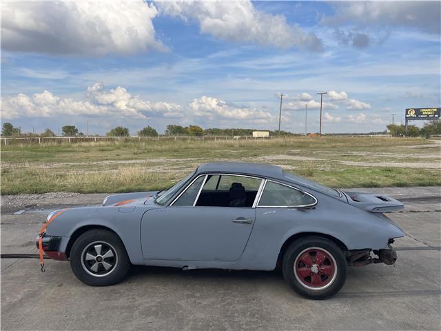 1972 Porsche 911  132476 Miles    Manual