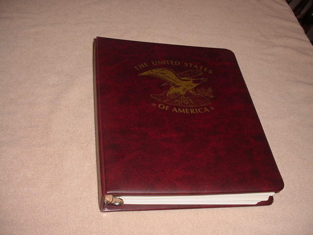 UNITED STATES OF AMERICA POSTAGE STAMP ALBUM , 829 M-MNH STAMPS 1977-1994
