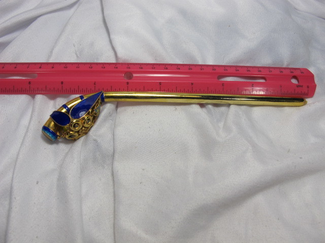 VINTAGE ENAMELED KNITTING NEEDLE W/BUTTERFLY AND CASE