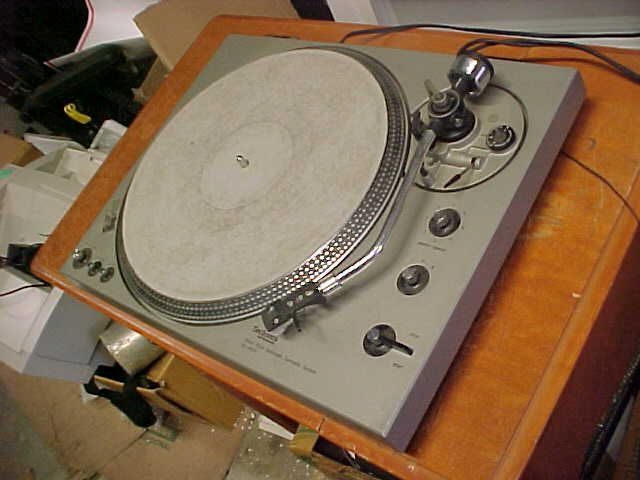 Technics SL-1600 Direct Drive Turntable (working)