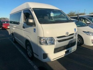 Toyota hiace 200