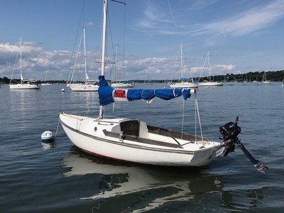 Cape Dory Typhoon Weekender 19' Sailboat