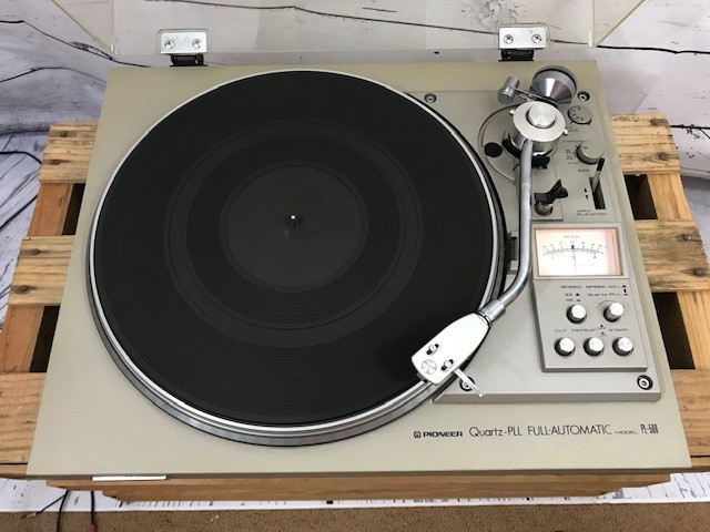 PIONEER PL-560 QUARTZ-PLL AUTO TURNTABLE 1 OWNER NEW FEET SERVICED W MANUAL RARE