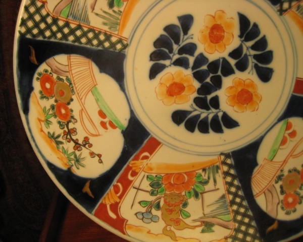 HUGE ANTIQUE JAPANESE IMARI CHARGER 15 3/4 