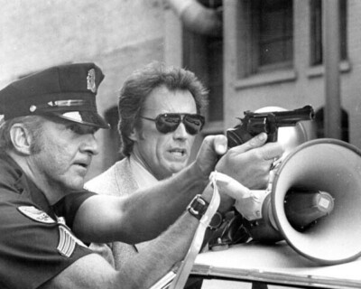 The Enforcer John Mitchum pointing gun by bullhorn Clint Eastwood 5x7 photo