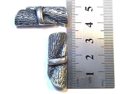 6 - 2 HOLE SLIDER BEADS, SPACER BEADS TEXTURED ANTIQUED SILVER BANDED TRIANGLES