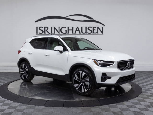 2024 Volvo XC40 B5 AWD Ultimate Bright Theme 0 Miles Crystal White Metallic Spor