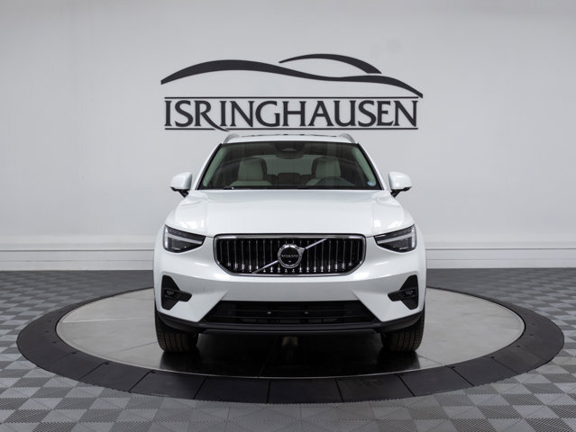 Owner 2024 Volvo XC40 B5 AWD Ultimate Bright Theme 0 Miles Crystal White Metallic Spor