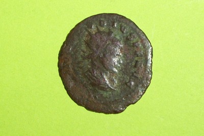 Claudius II Gothicus 268-270 AD ancient ROMAN COIN armor trophy helmet captives