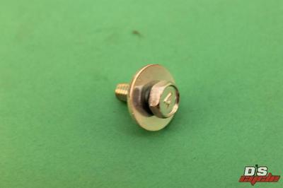 NOS OEM Kawasaki ZX900 ZX1000 ZX750 BOLT 6X16 PART#  92002-1136