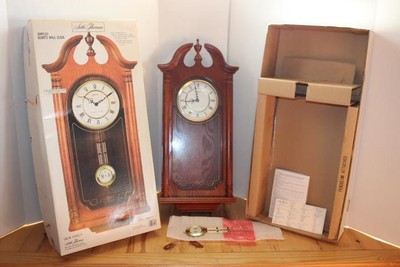 NIB Seth Thomas Wood Battery Operated Quartz Wall Clock Whitley WOK 7080-H