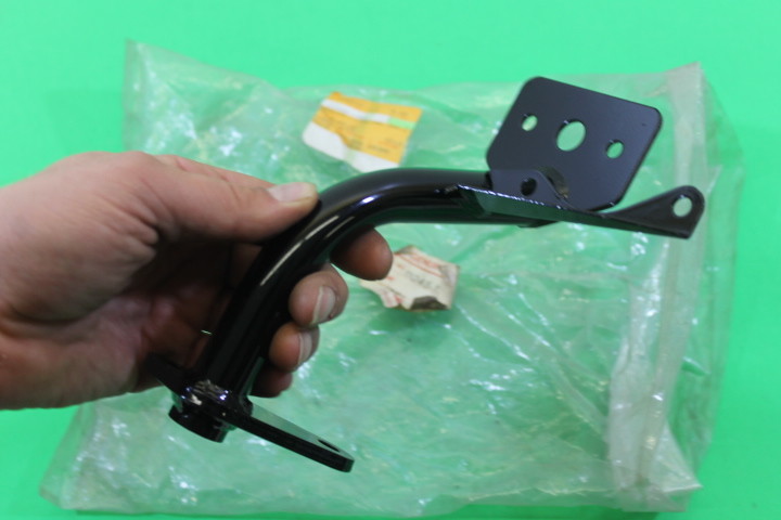 NOS KAWASAKI 1987-1988 ZN1300 UPPER COWLING BRACKET PART# 11045