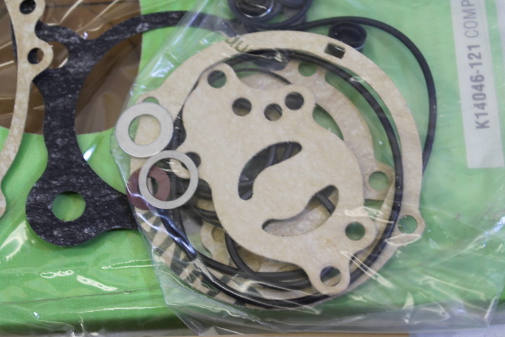 NOS OEM Kawasaki Engine Gasket Set 1978 KZ400C1 KZ400B1 K14046-121