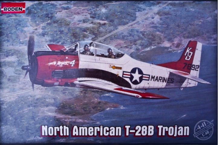 North American T-28B Trojan - model airplane kit 210 mm