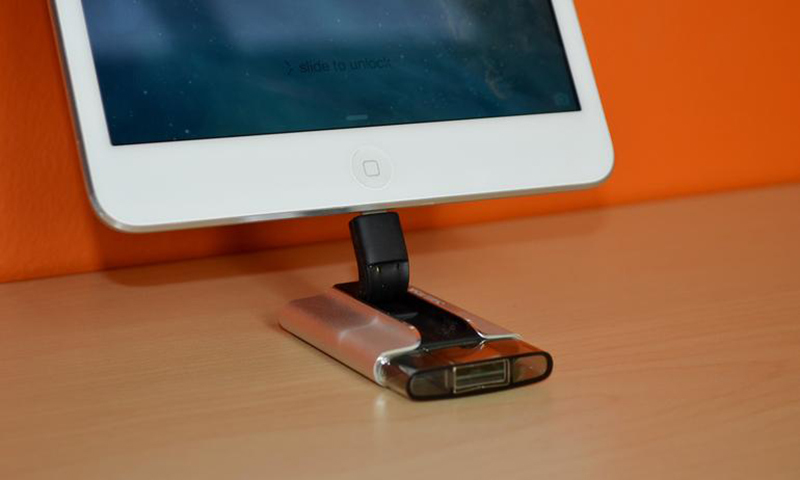 How-to-Connect-a-USB-Drive-to-an-iPad-