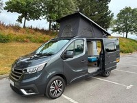 Renault Trafic Campervan Camper motorhome poptop roof 4 berth Low miles!